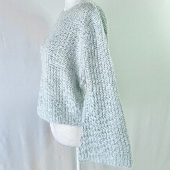 New Lumiere Bell Sleeve Boat Neck Soft Knit Sweater Light Blue Size Large - Picture 6 of 14